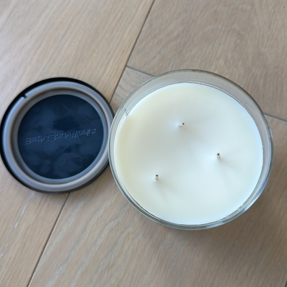 Bath & Body Works Hot Fudge Sundae Candle - Picture 4 of 4